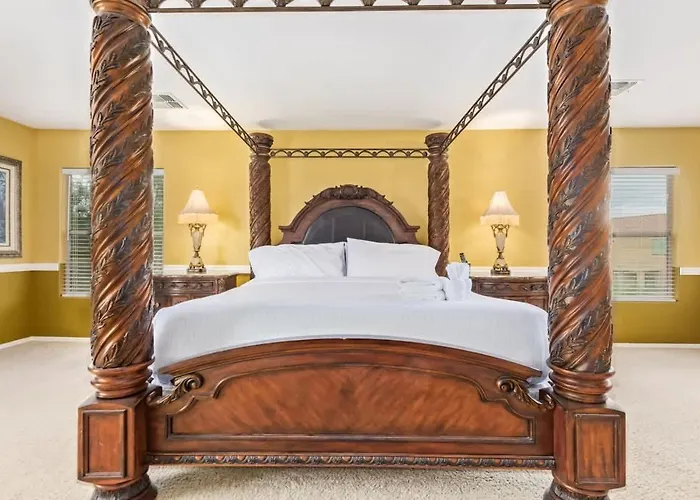 Spacious 6br Oasis With Pool Hot Tub And Game