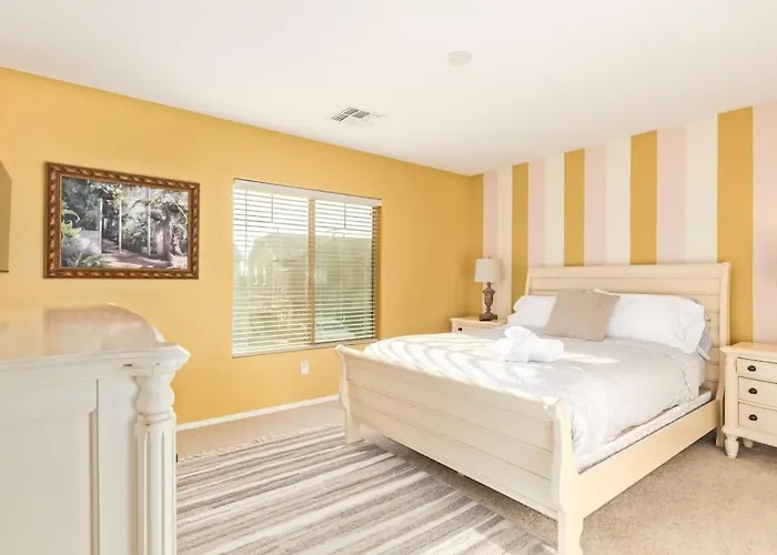 Holiday home Spacious 6br Oasis With Pool Hot Tub And Game Phoenix