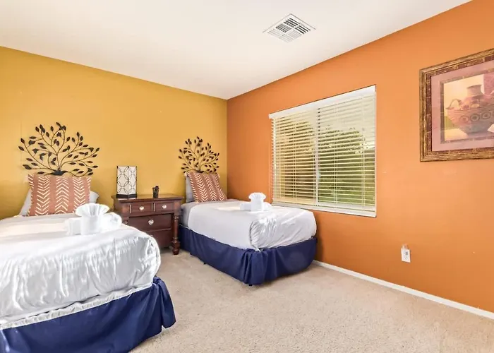 Spacious 6br Oasis With Pool Hot Tub And Game Holiday home