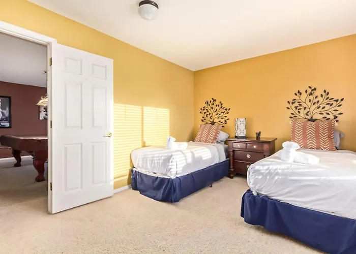 Spacious 6br Oasis With Pool Hot Tub And Game *