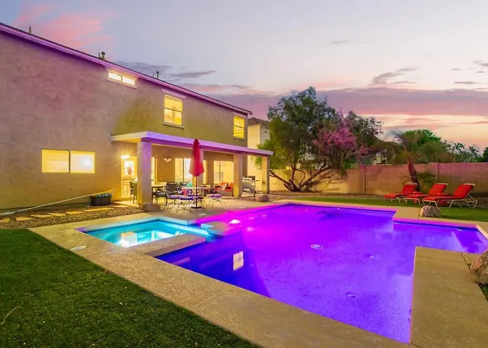 Spacious 6br Oasis With Pool Hot Tub And Game Holiday home