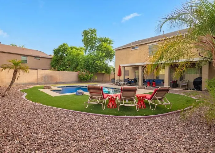 Holiday home Spacious 6br Oasis With Pool Hot Tub And Game