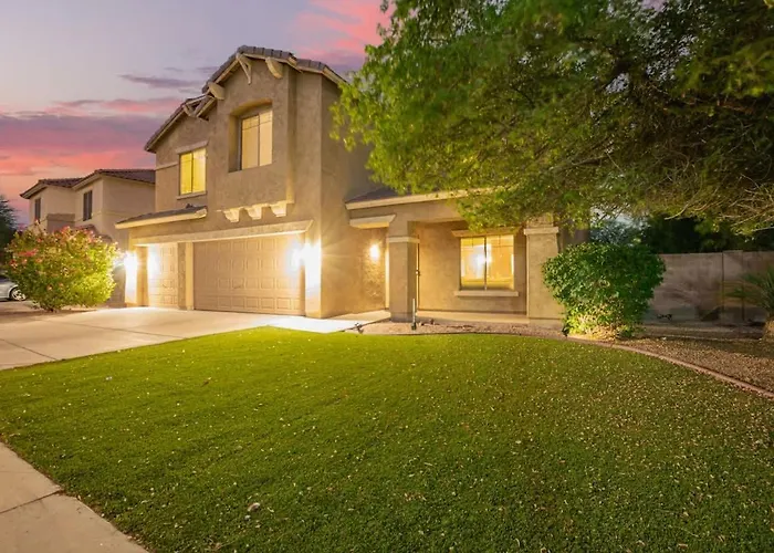 Spacious 6br Oasis With Pool Hot Tub And Game Holiday home