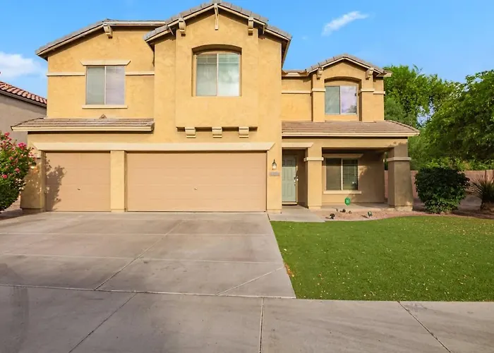 Spacious 6br Oasis With Pool Hot Tub And Game *