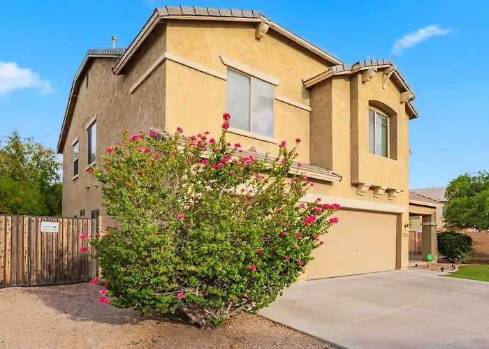 Spacious 6br Oasis With Pool Hot Tub And Game
